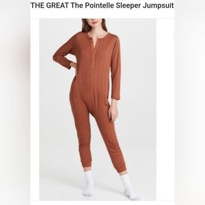 THE GREAT. The Pointelle Sleeper Jumpsuit – Cinnamon Brown